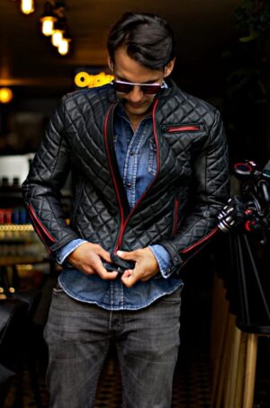 CHAQUETA DE CUERO PANAMERICA - ACOLCHADA, EN PIEL DE BECERRO NEGRA Y CREMALLERAS NEGRAS/ROJAS